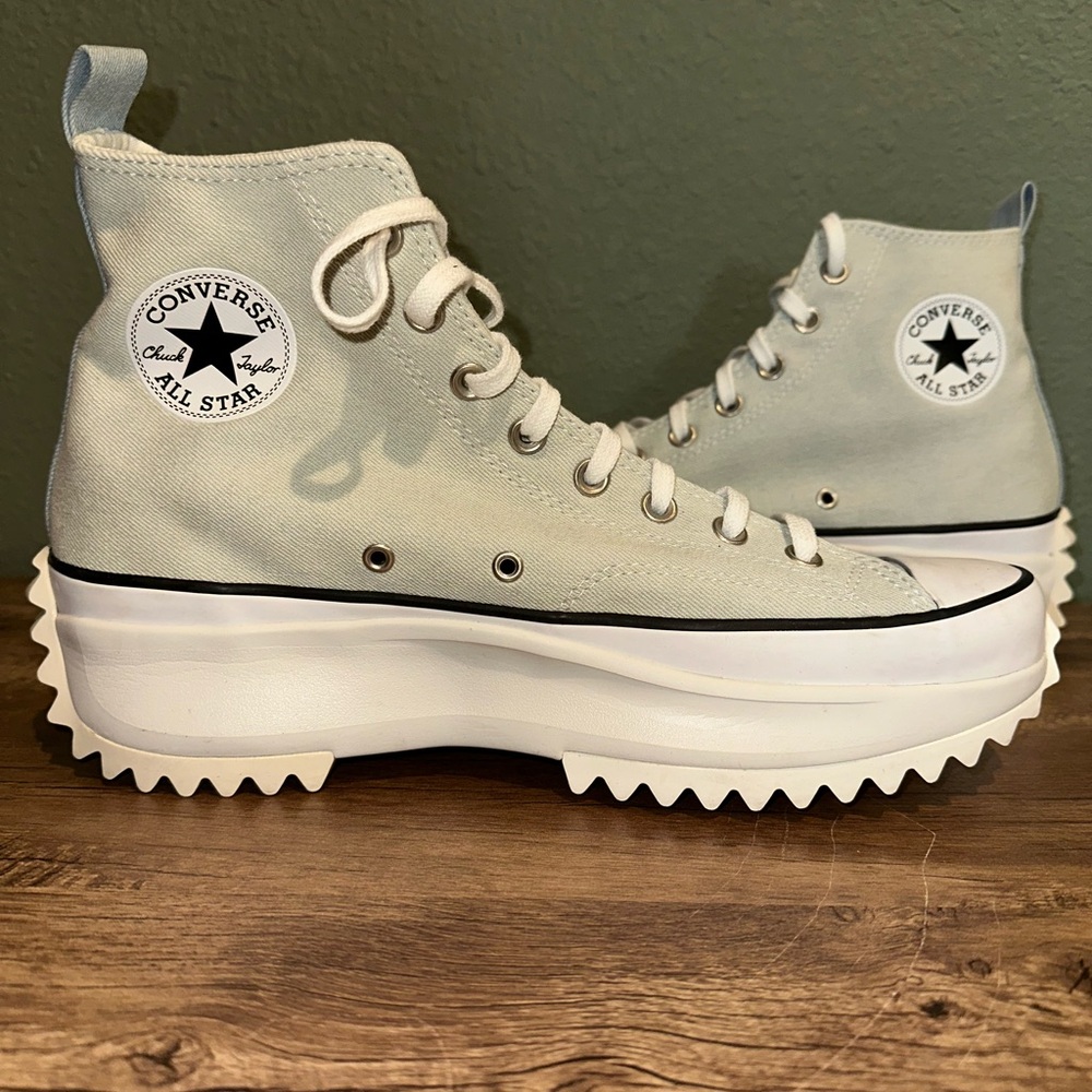Converse Platform Run Star Hike High Top Sneakers in Light Gray & White